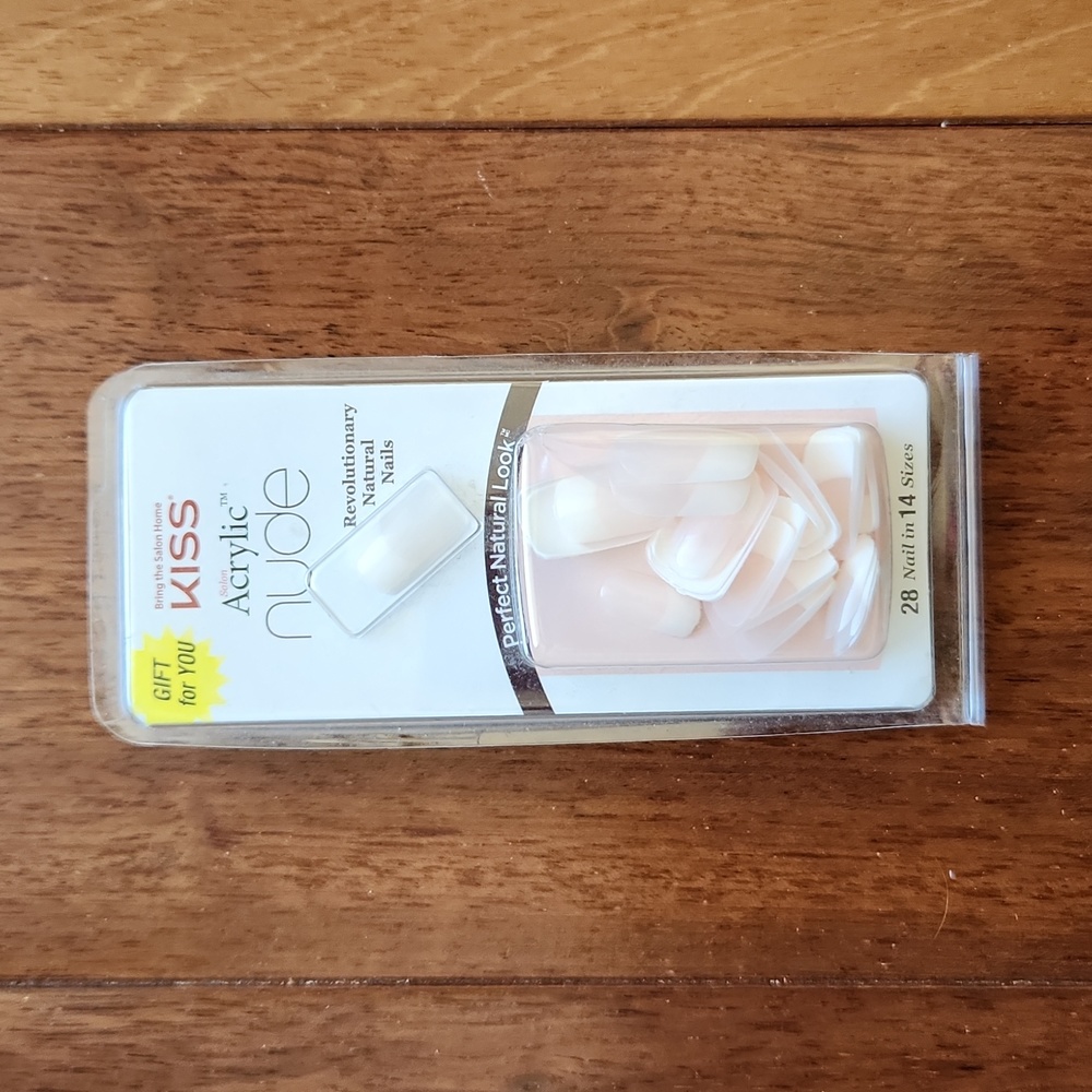 NWT Kiss Nude Salon acrylic revolutionary natural nails. One size. - Picture 1 of 2